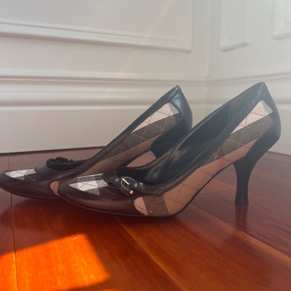 Burberry heels - Picture 2 of 4